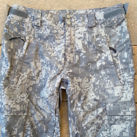 Columbia Digital Camo Snow Pants - Picture 3 of 11